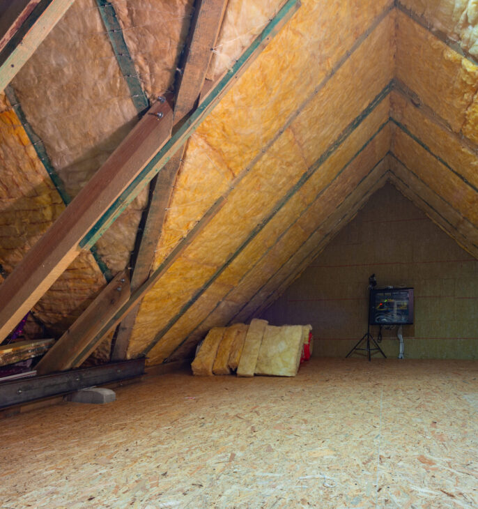 Combles am&eacute;nageables avec isolation en laine min&eacute;rale sous la toiture.